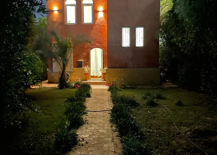 Nyaraló Penthouse 3 Bedroom With A Roof And Garden *